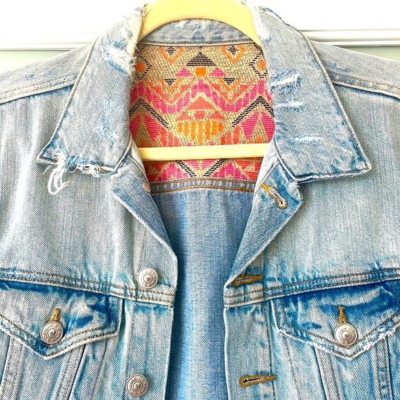 New Free People distressed jean jacket - Picture 3 of 4